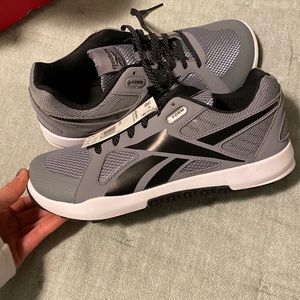 Brand new womens Reebok nanos og size 9